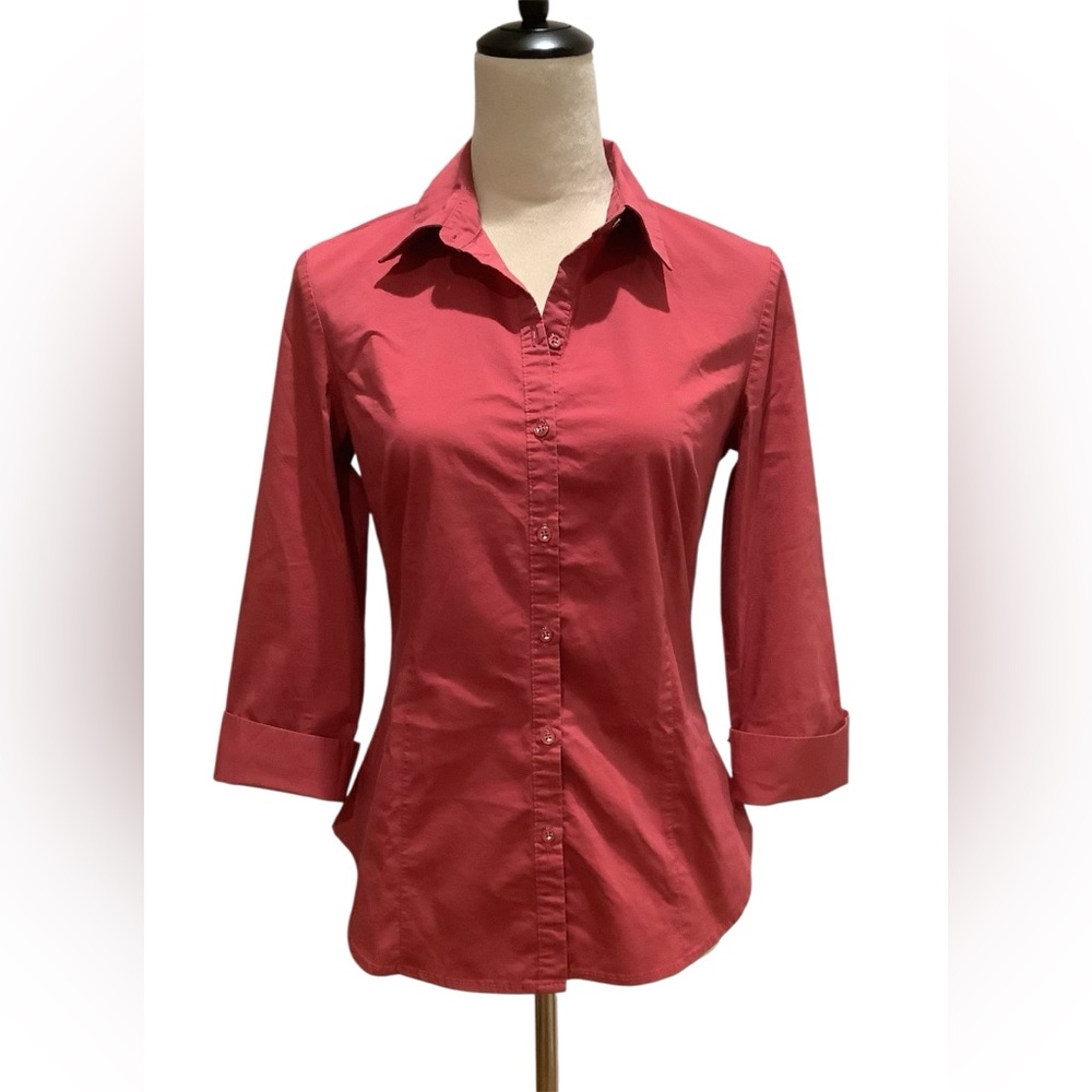 New York & Company 7th Avenue Women's Red Button-Up Shirt Size S